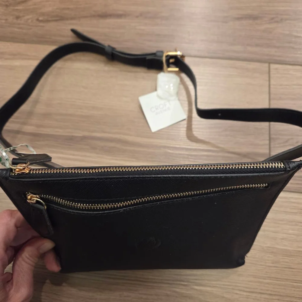Croft Avenue black Textured Leather Belt Bag w/ Girl Scouts logo - Picture 3 of 6
